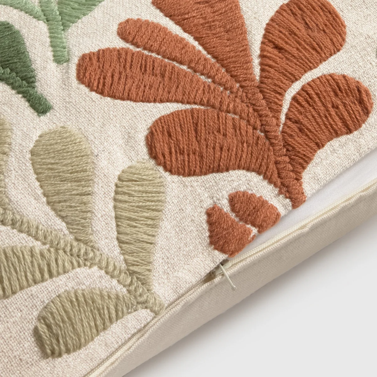 Funda de cojín algodón bordado floral Seor - Image 3