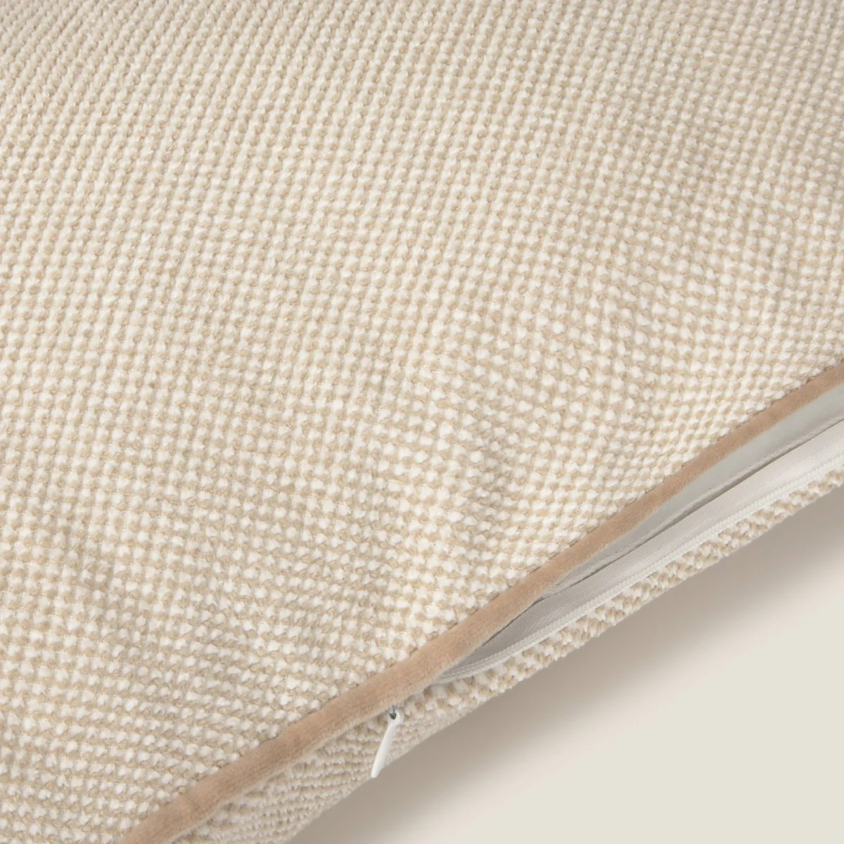 Funda de cojín con vivo decorativo Chernec - Image 3