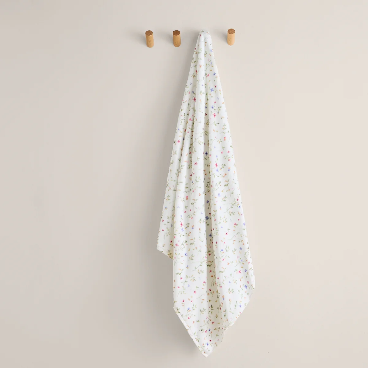 Toalla de baño algodón estampado floral Lalato - Image 3